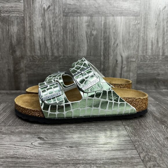 Birkenstock Arizona Women's size 6/EURO 37 Gator Gleam Two Strap Green Sandal - Picture 2 of 8